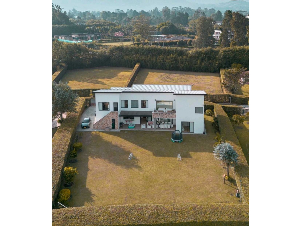 VENDEMOS CASA EN UNA DE LAS PARCELACIONES MÁS COTIZADAS DE LLANOGRANDE — foto 2