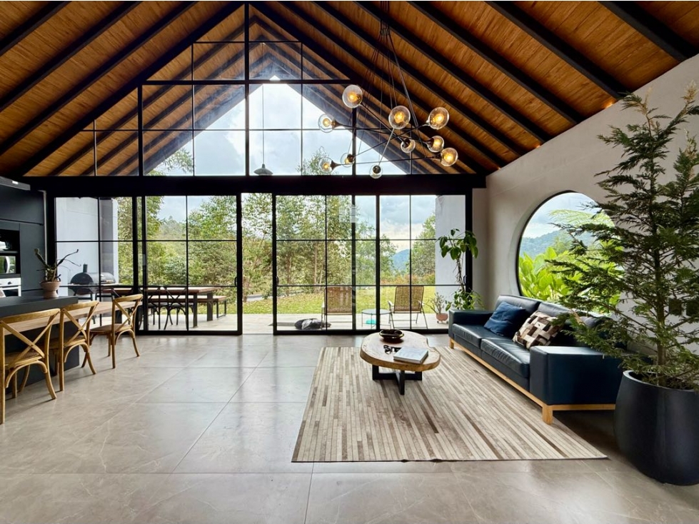 VENDEMOS CASA EN UNIDAD 1 NIVEL MUY NUEVA ENTRE LLANOGRANDE/EL RETIRO — foto 2