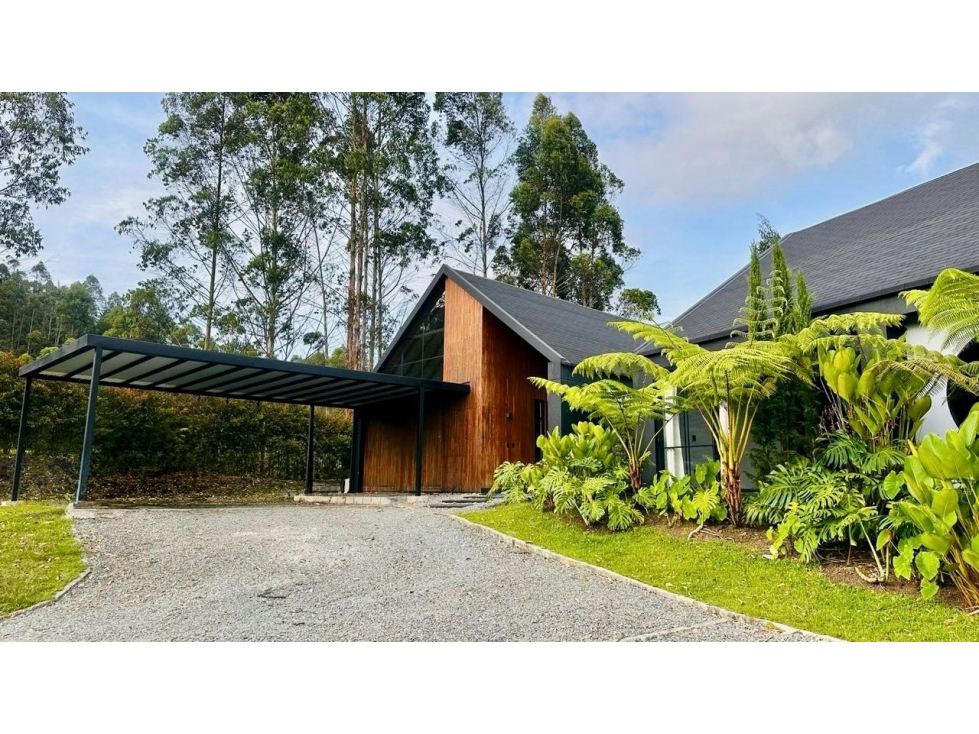 VENDEMOS CASA EN UNIDAD 1 NIVEL MUY NUEVA ENTRE LLANOGRANDE/EL RETIRO