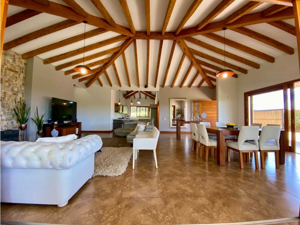 VENTA DE CASA DE UN NIVEL CERRADA ENTRE SAN ANTONIO Y LA CEJA — foto 2