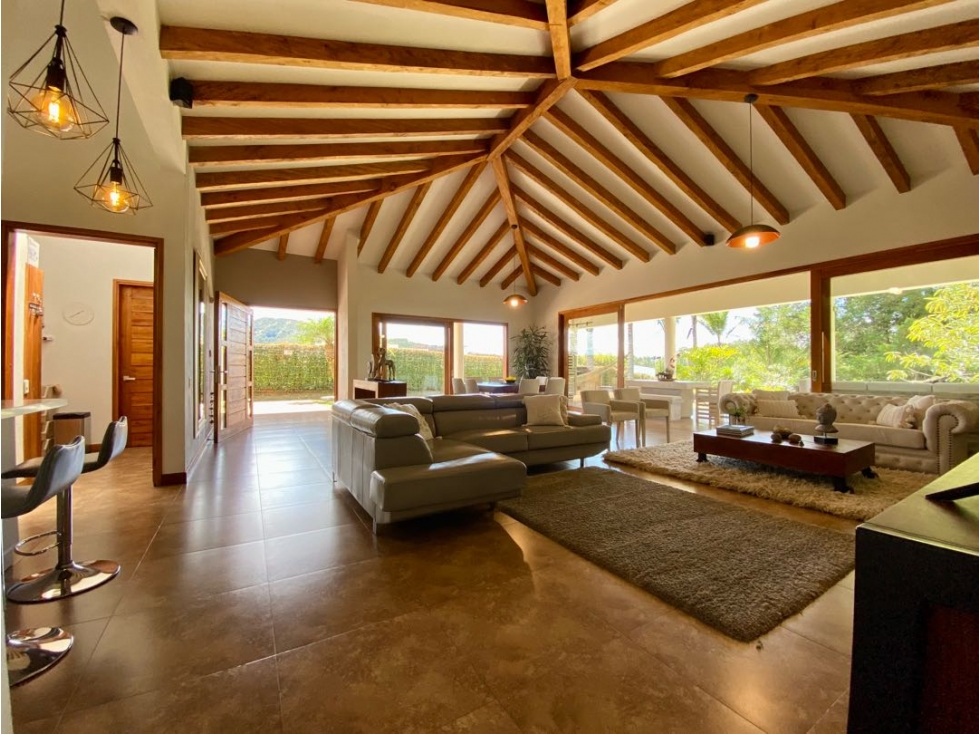 VENTA DE CASA DE UN NIVEL CERRADA ENTRE SAN ANTONIO Y LA CEJA
