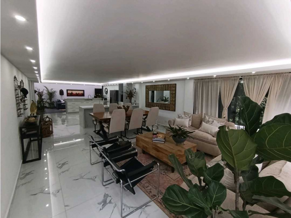 VENDEMOS CASA ESQUINERA 320m² LLANOGRANDE PORTERIA 24/7 CERCA DE TODO — foto 4