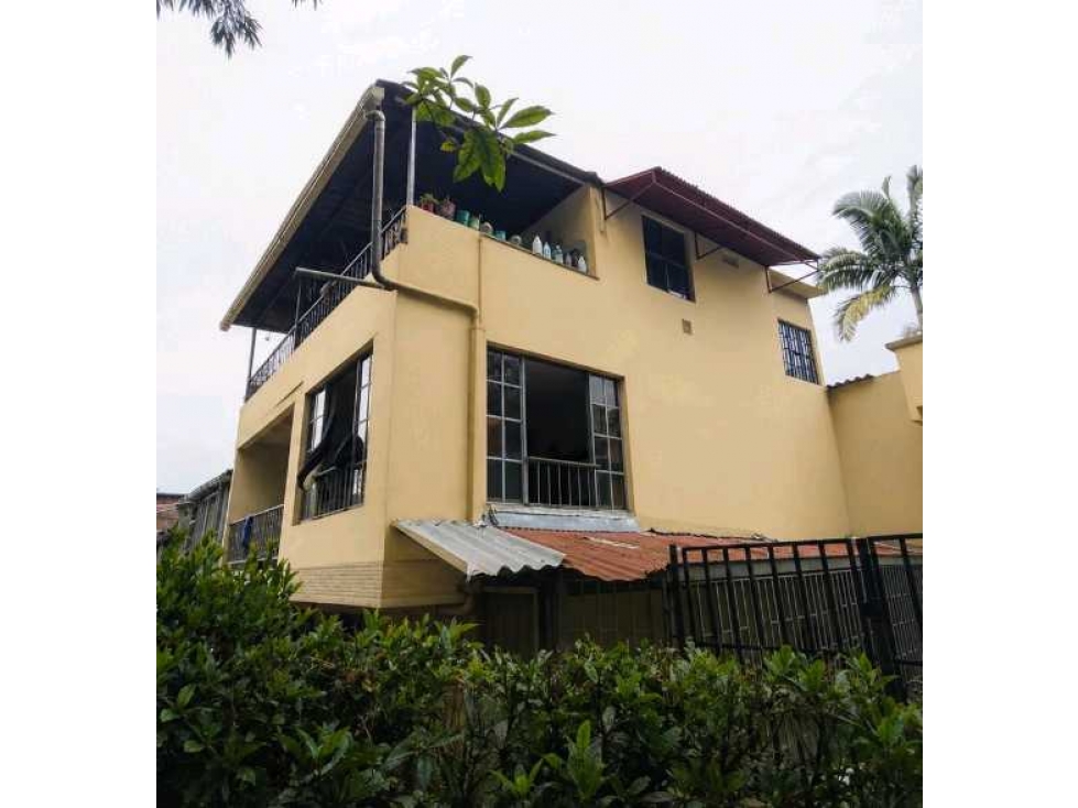 VENDEMOS CASA ESQUINERA 3 RENTAS ALTOS DE LA CAPILLA DOSQUEBRADAS