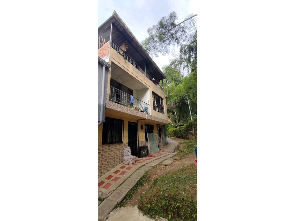 VENDEMOS CASA ESQUINERA 3 RENTAS ALTOS DE LA CAPILLA DOSQUEBRADAS — foto 3