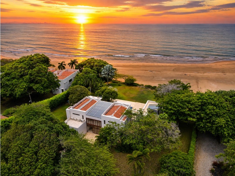 Vendemos casa frente al mar caribe en Punta Canoa Cartagena de indias