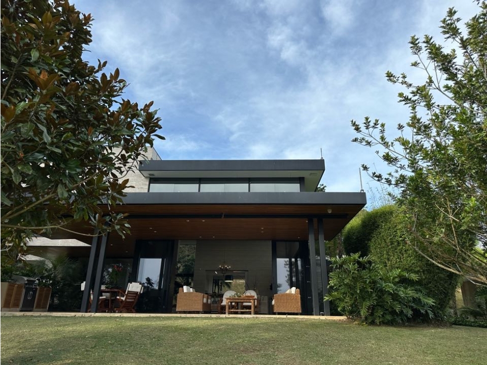 VENDEMOS CASA MODERNA UNIDAD CERRADA LA CEJA 2 NIVELES — foto 4