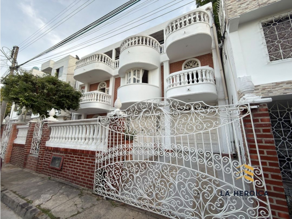 VENDEMOS CASA PARA OFICINAS O COLEGIO EN EL RECREO