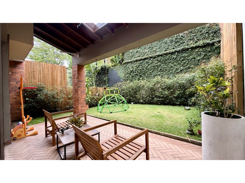 VENDEMOS CASA REMODELADA SECTOR SAN LUCAS UNIDAD COMPLETA FAMILIAR