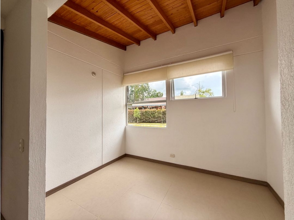 VENDEMOS CASA UNIDAD CERRADA EN EL RETIRO 1 NIVEL — foto 4