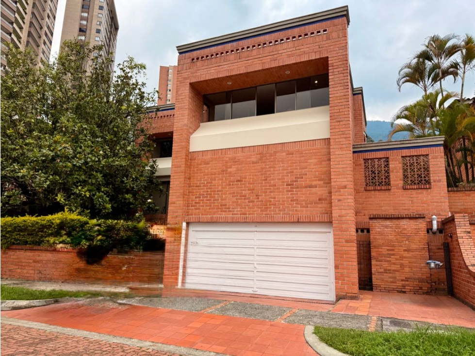 VENDEMOS CASA UNIDAD CERRADA LA CALERA