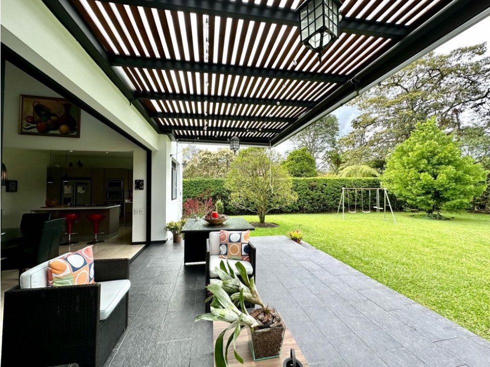 VENDEMOS CASA UNIDAD CERRADA MUY EXCLUSIVA LLANOGRANDE — foto 3