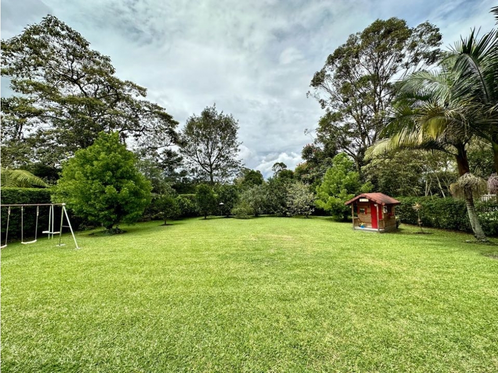 VENDEMOS CASA UNIDAD CERRADA MUY EXCLUSIVA LLANOGRANDE — foto 4