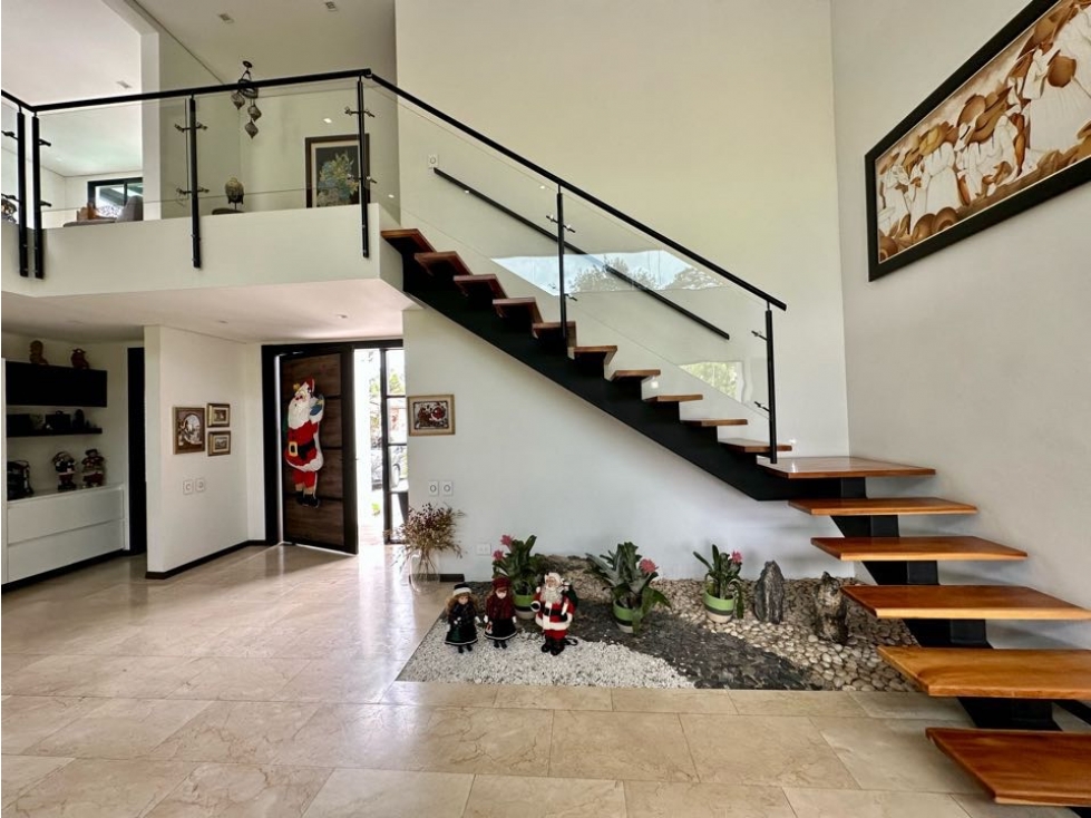 VENDEMOS CASA UNIDAD CERRADA MUY EXCLUSIVA LLANOGRANDE — foto 5