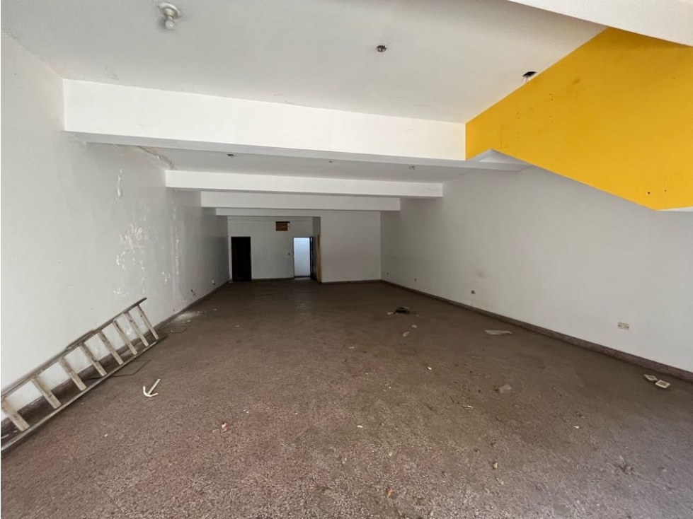 Edificio en venta. Precio: 290.000 dólares. - 3