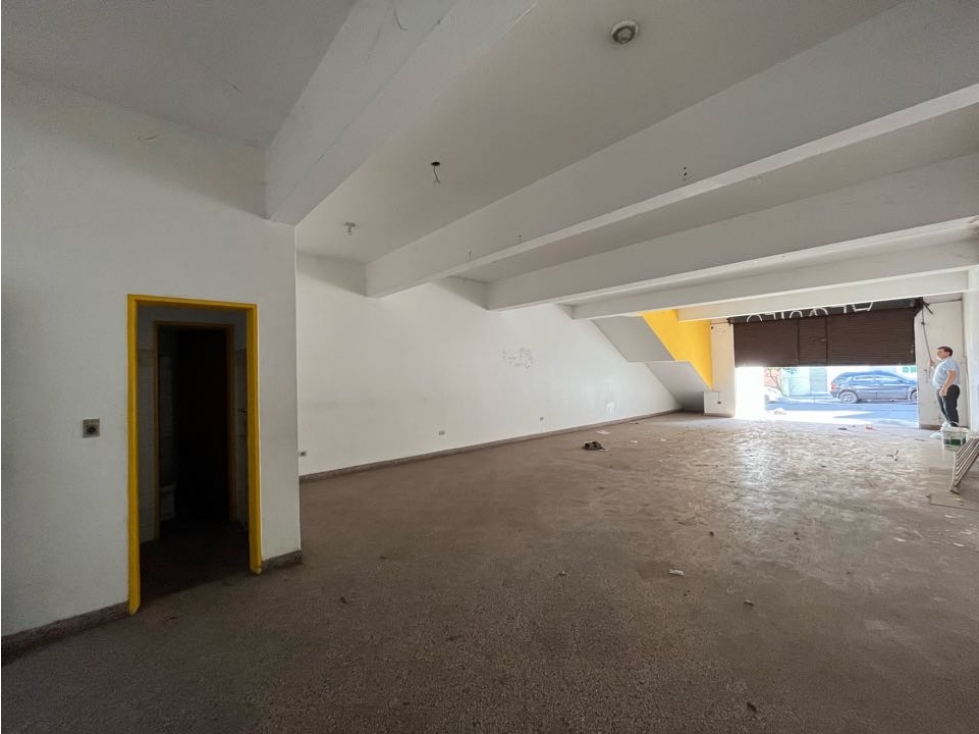 Edificio en venta. Precio: 290.000 dólares. - 4