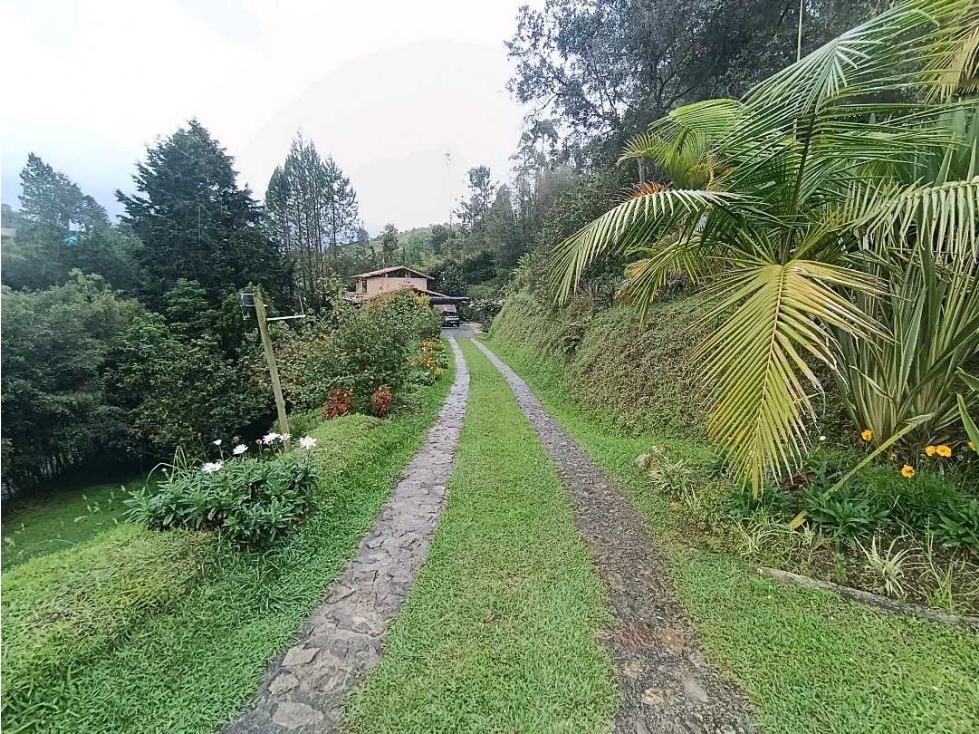 VENDEMOS ENCANTADORA CASA FINCA EN PARCELA PRIVADA EN GUARNE — foto 3