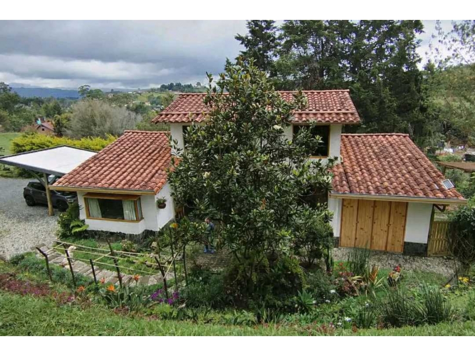 VENDEMOS ENCANTADORA CASA FINCA EN PARCELA PRIVADA EN GUARNE