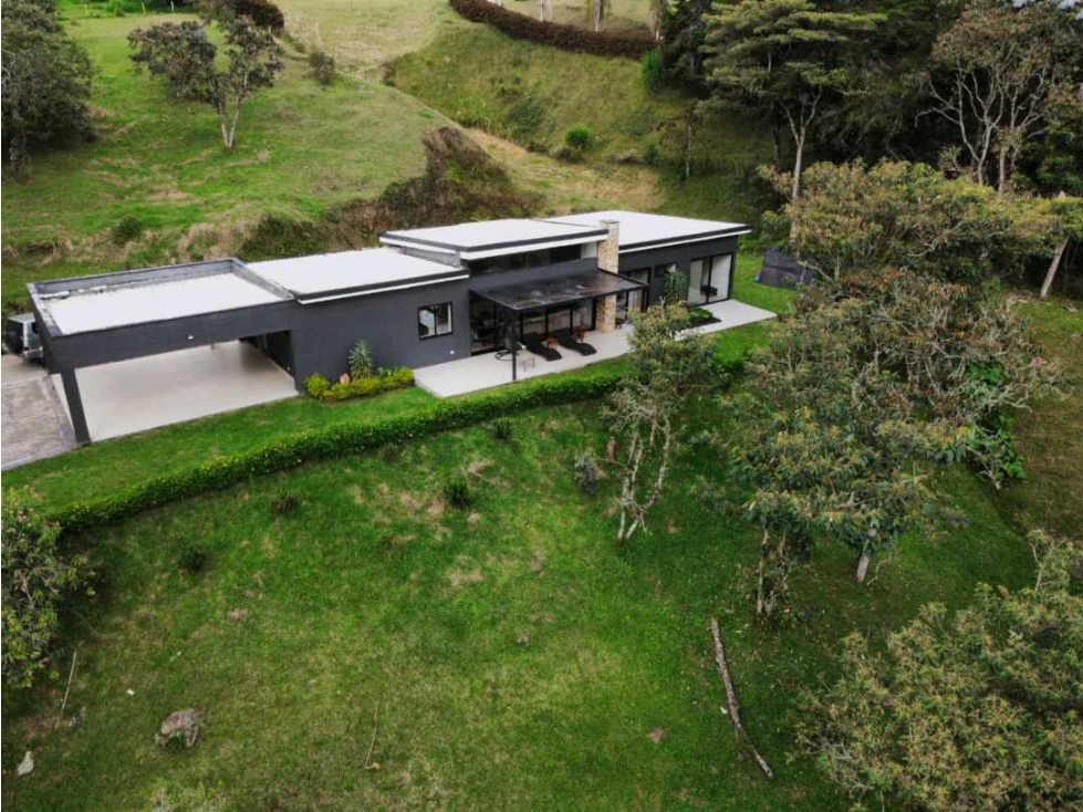 VENDEMOS ESPECTACULAR CASA INDEPENDIENTE EN SAJONIA 9260m² DE TERRENO — foto 4