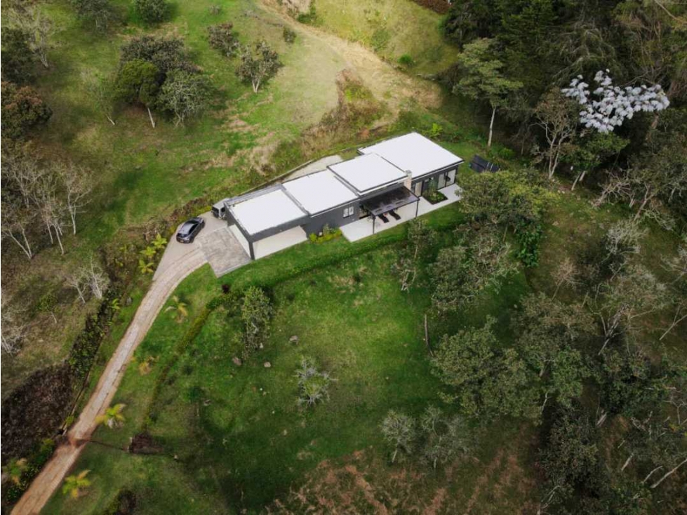 VENDEMOS ESPECTACULAR CASA INDEPENDIENTE EN SAJONIA 9260m² DE TERRENO — foto 5