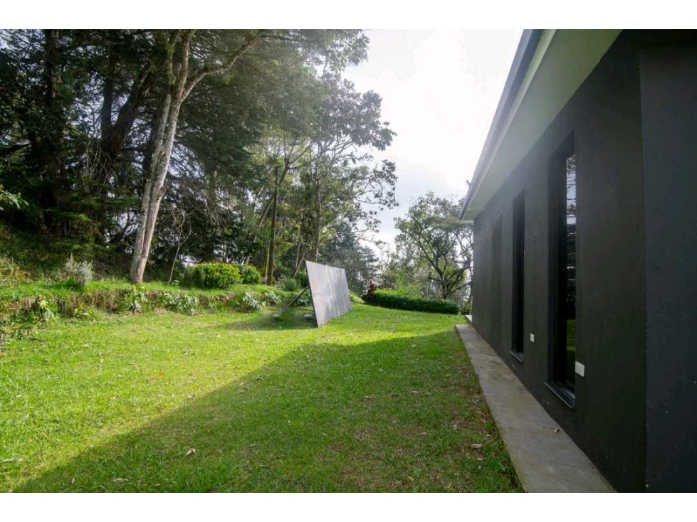 VENDEMOS ESPECTACULAR CASA INDEPENDIENTE EN SAJONIA 9260m² DE TERRENO — foto 6