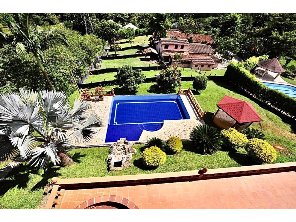 VENDEMOS FINCA CON PESEBRERA EN GIRARDOTA - 2