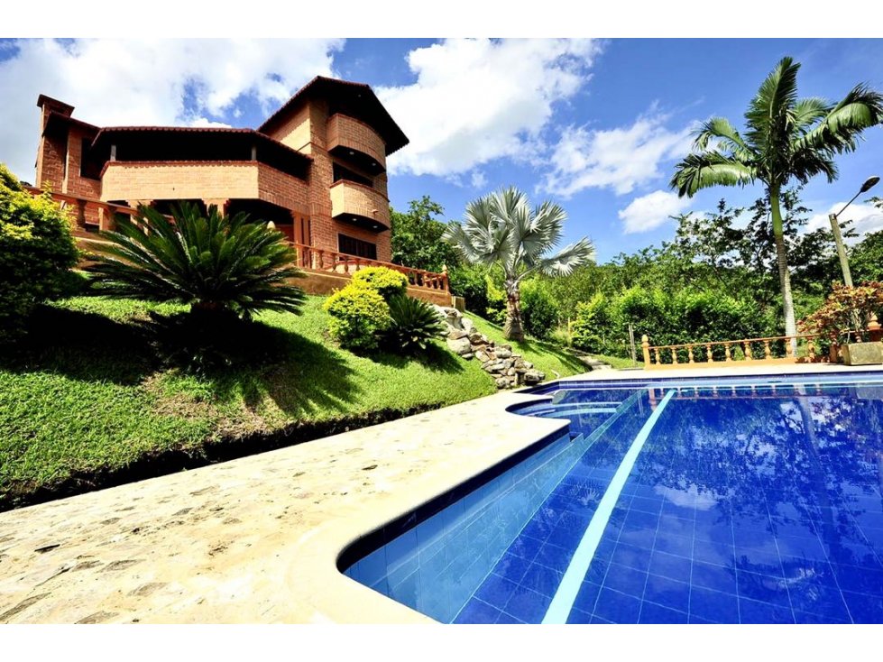 VENDEMOS FINCA CON PESEBRERA EN GIRARDOTA - 1