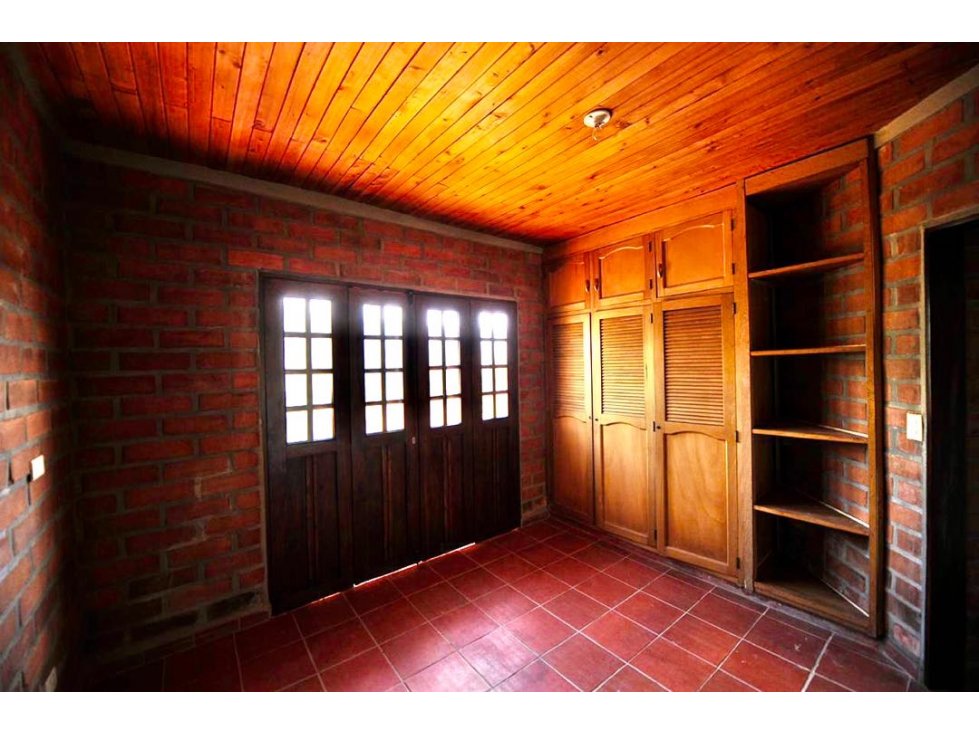 VENDEMOS FINCA CON PESEBRERA EN GIRARDOTA - 4