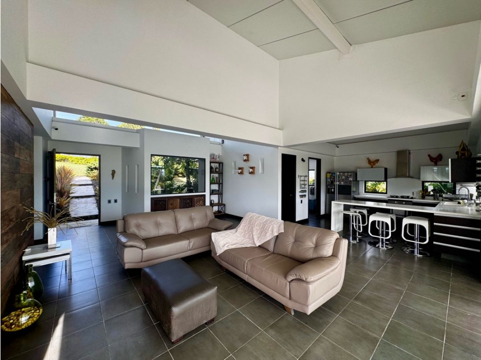 VENDEMOS FINCA INDEPENDIENTE SECTOR SAN ANTONIO DE PEREIRA, 2 NIVELES — foto 3