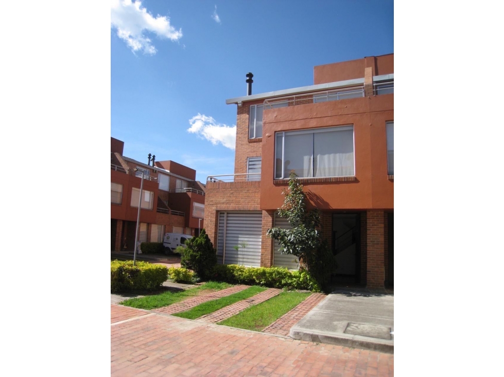 Vendemos hermosa casa en chia!!