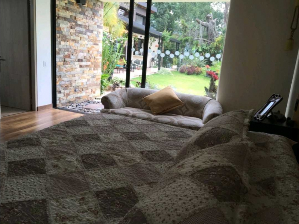 VENDO HERMOSA CASA DE UN NIVEL CERCA DE CITY PLAZA — foto 4