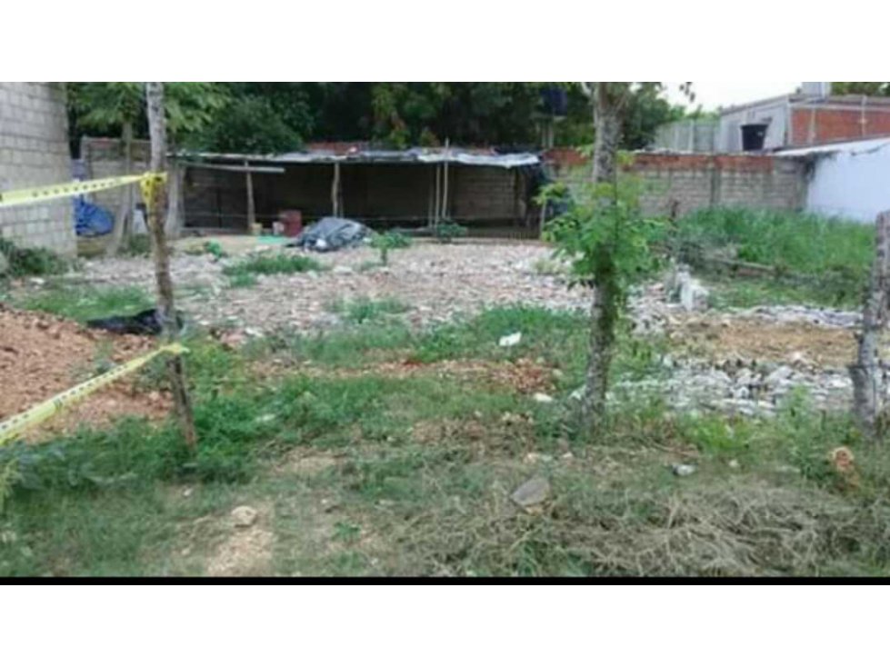 VENDEMOS LOTE EN LOS LAURELES - 1