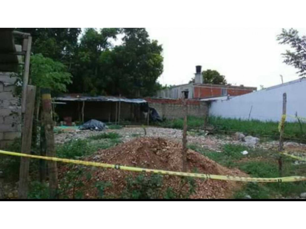 VENDEMOS LOTE EN LOS LAURELES - 2