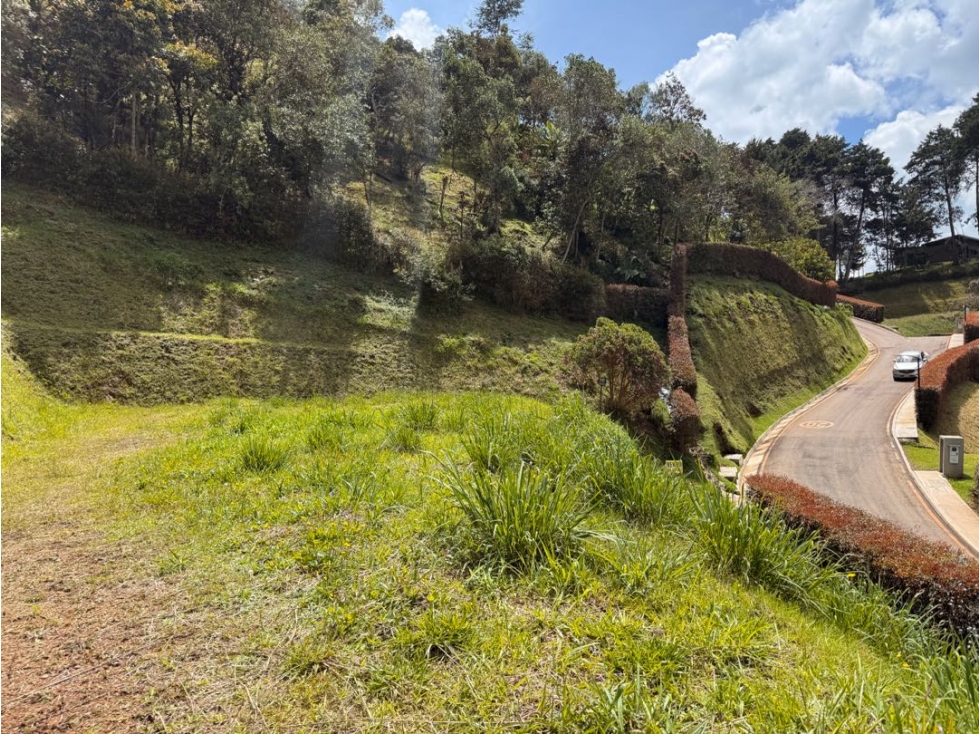VENDEMOS LOTE UNIDAD CERRADA EN EL RETIRO CON SUPER VISTA — foto 4