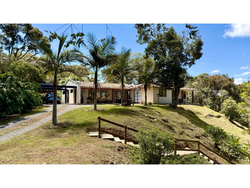 VENDEMOS O ARRENDAMOS CASA REMODELADA INDEPENDIENTE ALTO DE LAS PALMAS