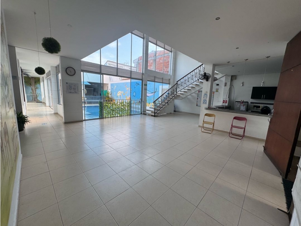 Vendemos o permutamos hermosa casa en Girardot [ uso comercial] — foto 3