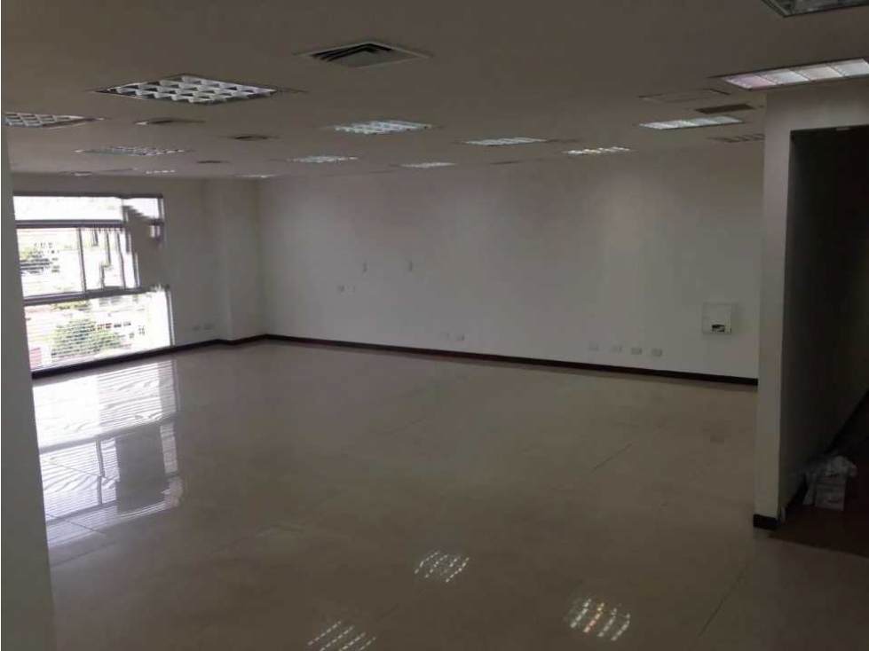 OFICINA EN VENTA LAURELES, MEDELLIN PISO 10 - 3