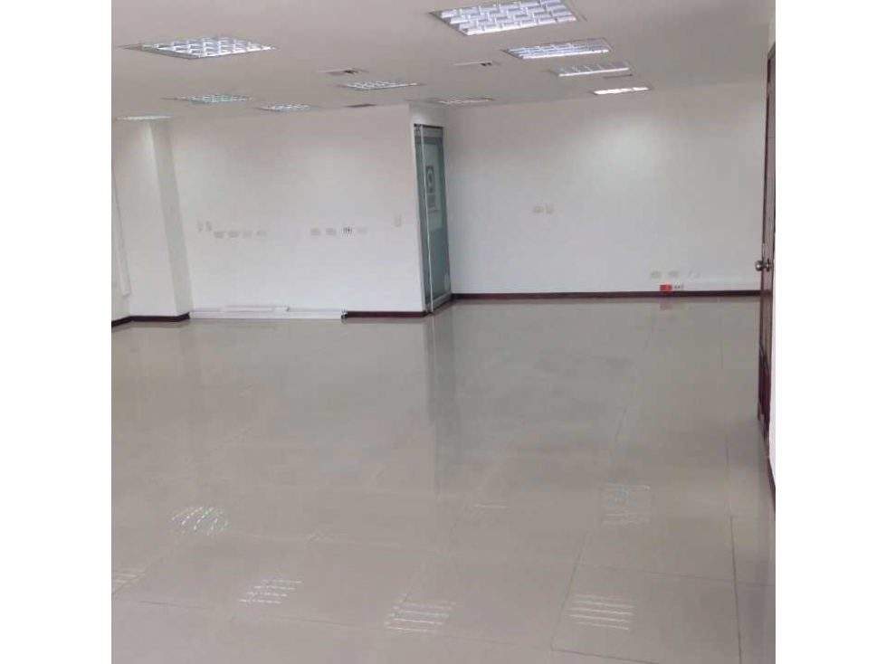 OFICINA EN VENTA LAURELES, MEDELLIN — foto 2