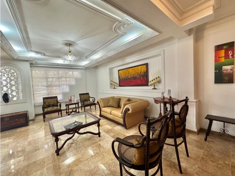 VENDEMOS tradicional casa 3 niveles cerca la bahía | Castillogrande — foto 4