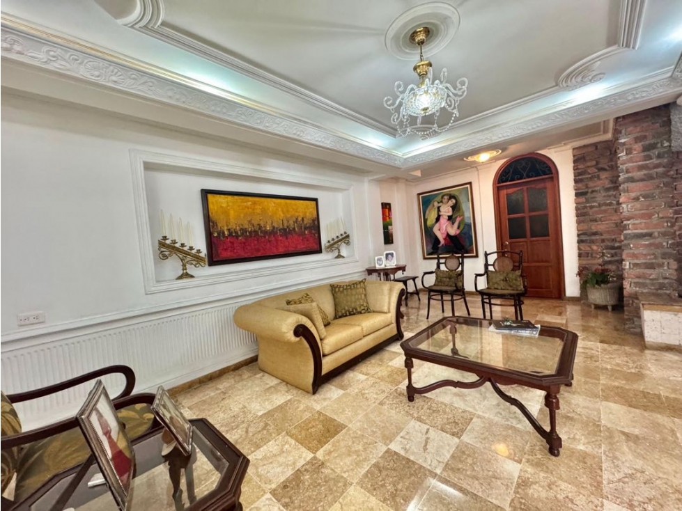 VENDEMOS tradicional casa 3 niveles cerca la bahía | Castillogrande — foto 5