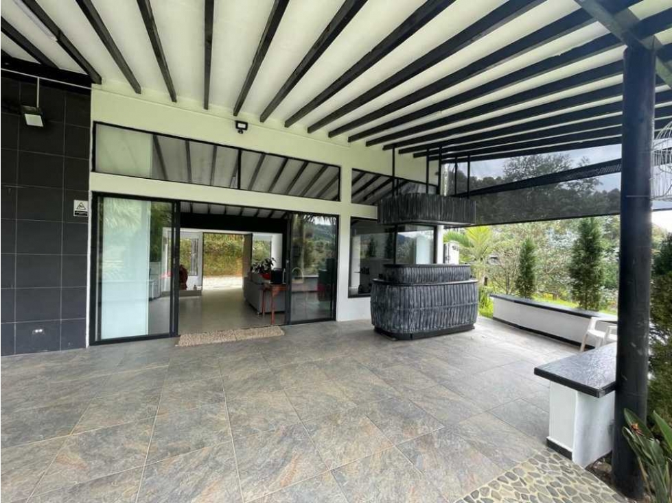 Finca en El Retiro 12.000 m² con casa, agua y bosque natural — foto 4