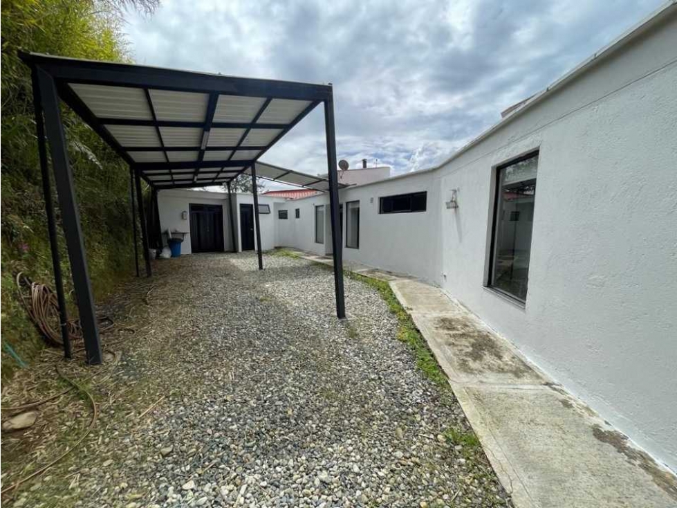Finca en El Retiro 12.000 m² con casa, agua y bosque natural — foto 3