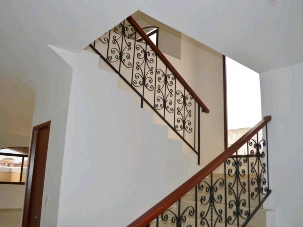 VENTA DE CASA DE 2 PISOS EN COSTA SUR EL DORAL — foto 4