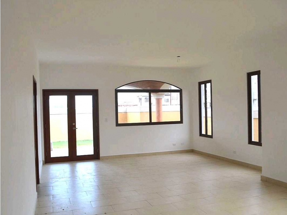 VENTA DE CASA DE 2 PISOS EN COSTA SUR EL DORAL — foto 6
