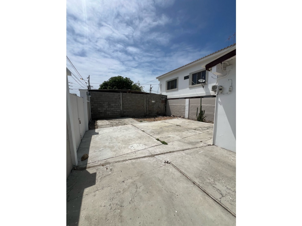 Vendo 2 Casas más Terreno esquinero en Cdla La Italiana Salinas - 4