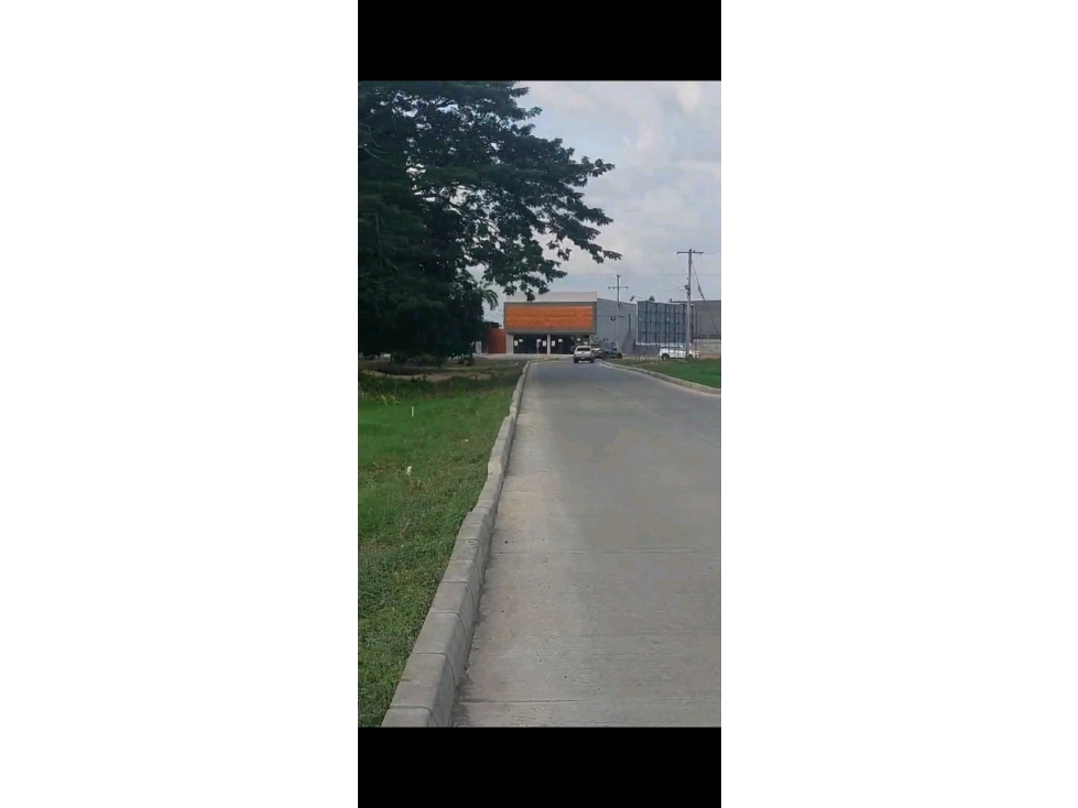 Vendo 2 lotes cerca al nuevo centro comercial Evergreen mall