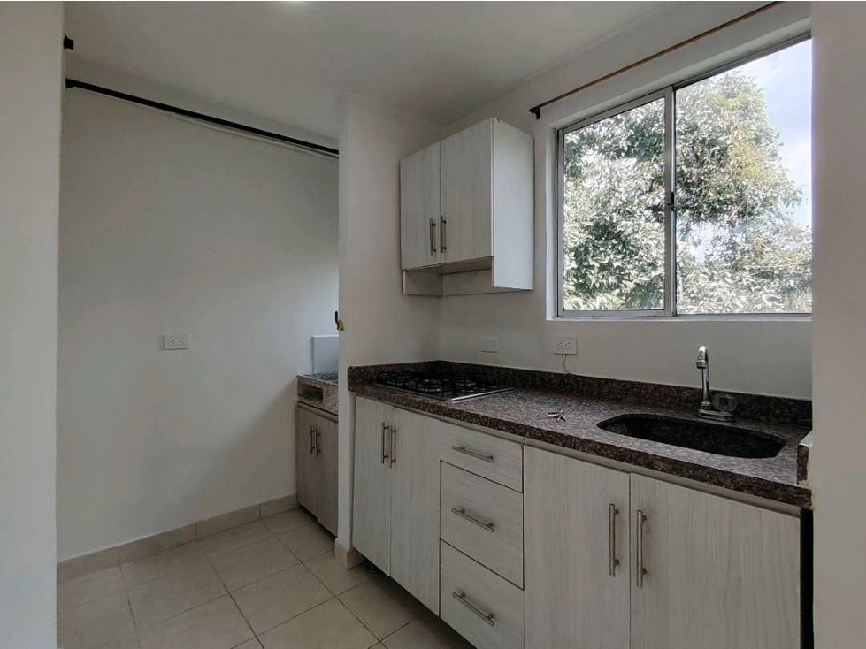 TE VENDO APTO USADO 50m² 3 Alcobas, La Raya- Estrella Baja Admon