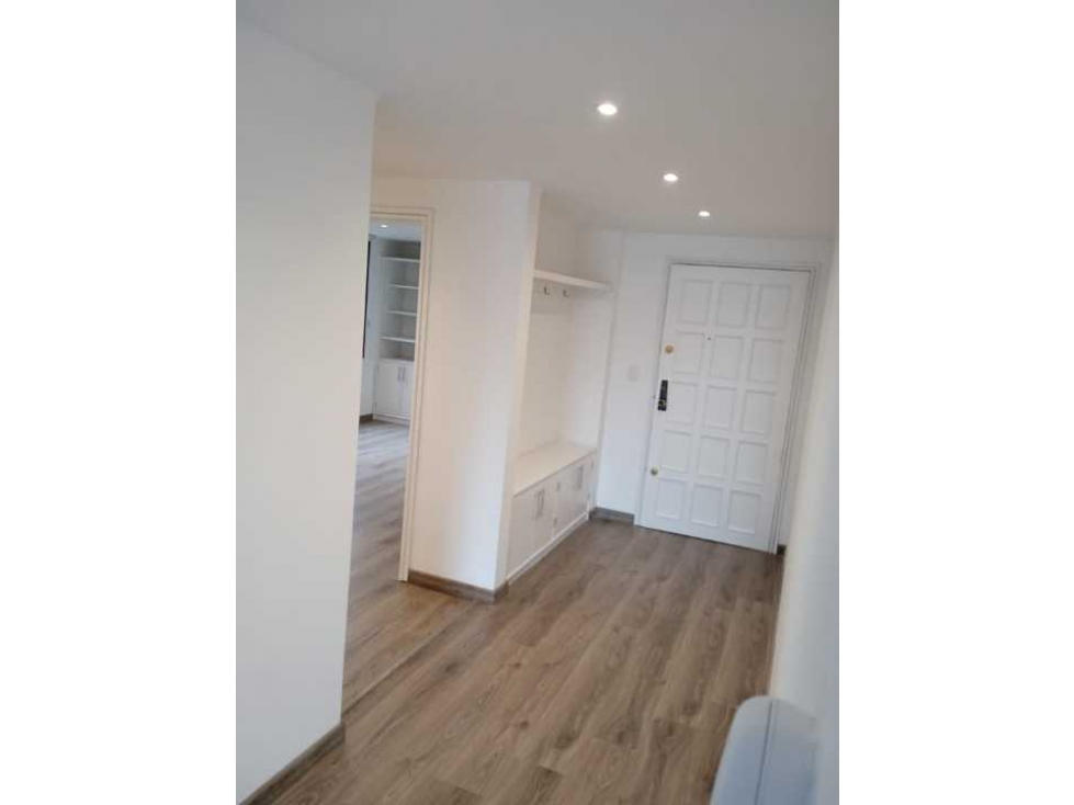 VENDO ACOGEDOR APARTAMENTO 175 MTRS2 REMODELADO SECTOR MULTICENTRO — foto 4