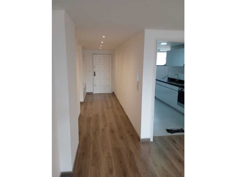 VENDO ACOGEDOR APARTAMENTO 175 MTRS2 REMODELADO SECTOR MULTICENTRO — foto 5