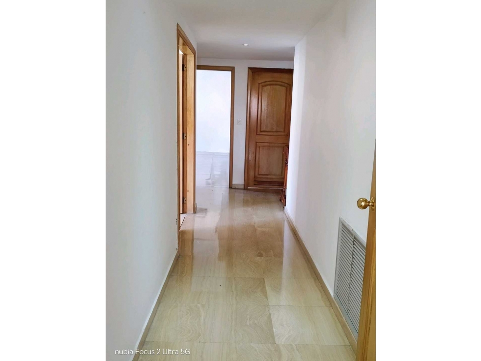 VENDO ACOGEDOR APARTAMENTO EN ALTO PRADO — foto 5