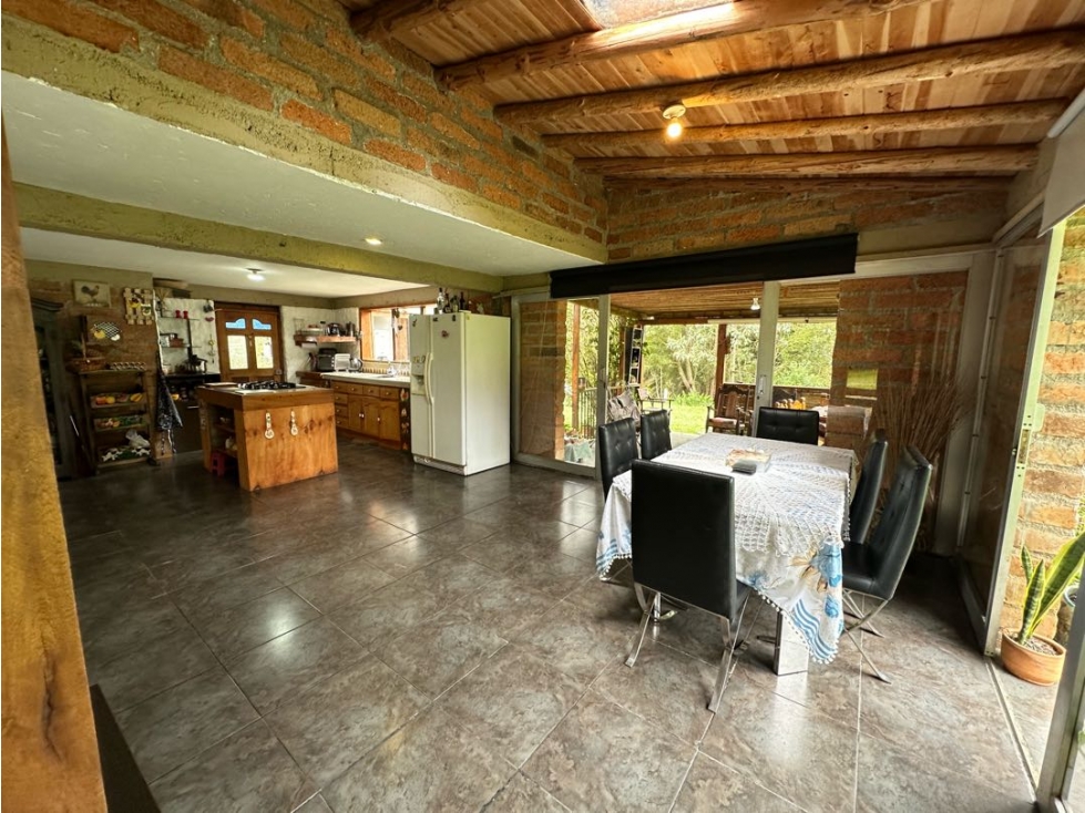VENDO ACOGEDORA CASA FINCA EN SANTA ELENA — foto 2